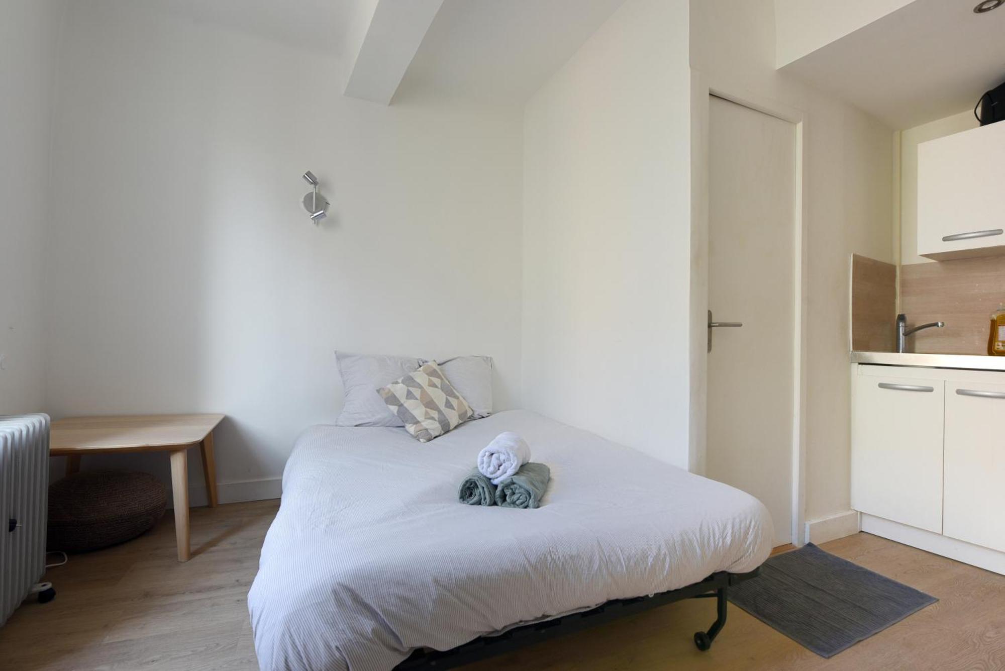 Studio Garrigue La Fare-les-Oliviers Esterno foto